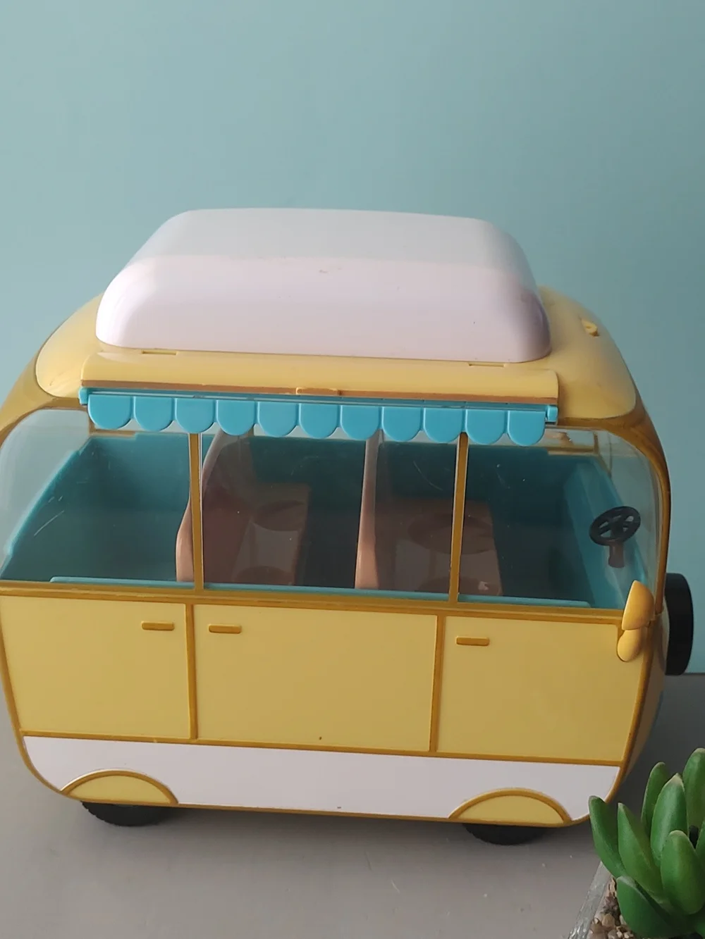 Peppa Pig Family Camper Van Collection Exelente Condition Yellow